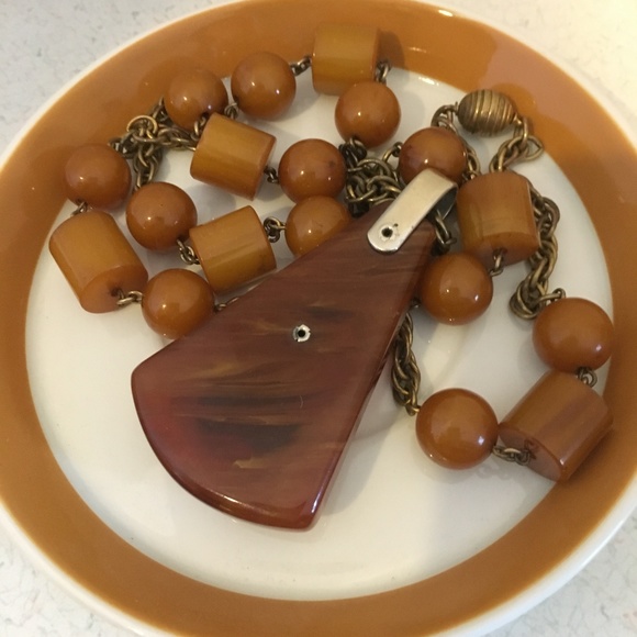 Art Deco Butterscotch/ Chocolate Bakelite Pendant Necklace - Picture 5 of 7